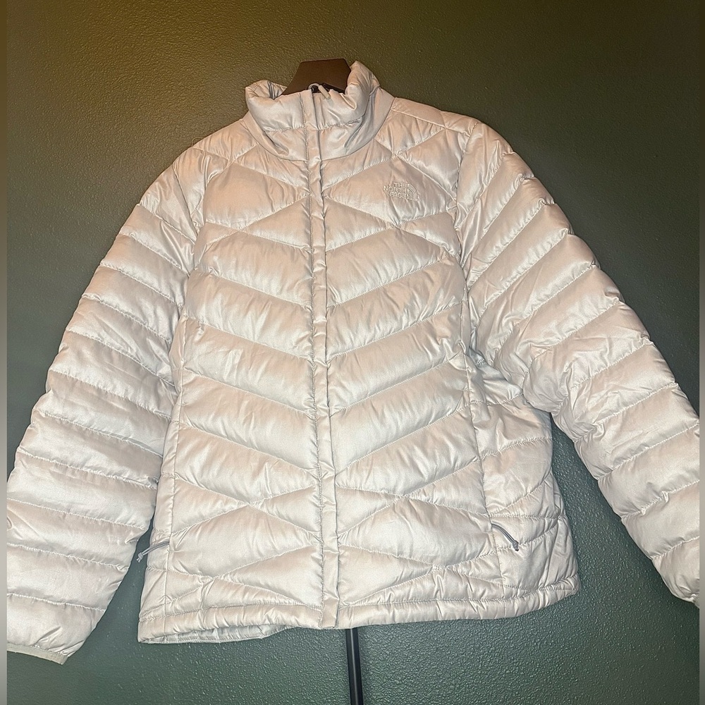 North face Women's Silver Puffer Jacket
